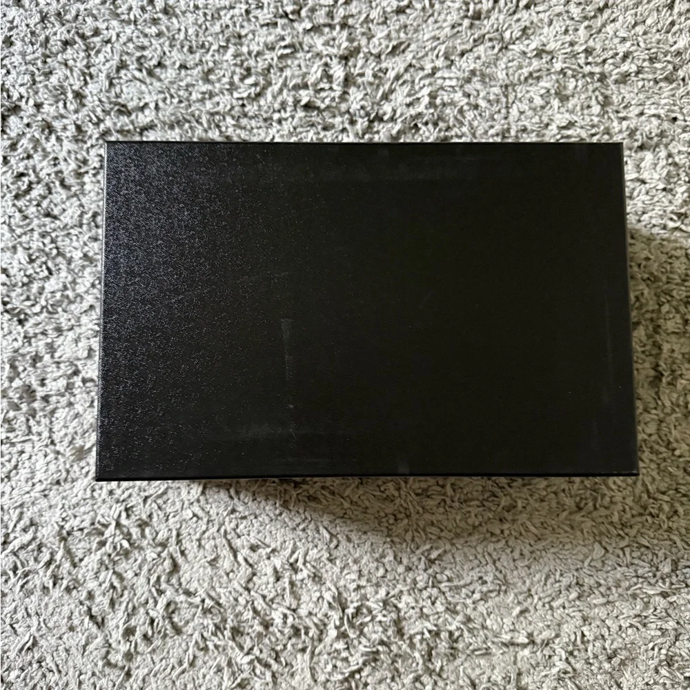 Chanel - Empty Shoe Box w/ Dust Bags - Picture 4 of 6